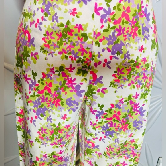 EUC Liz Claiborne SZ 4 white straight legged pant w/floral design, waist 28” - Picture 3 of 7
